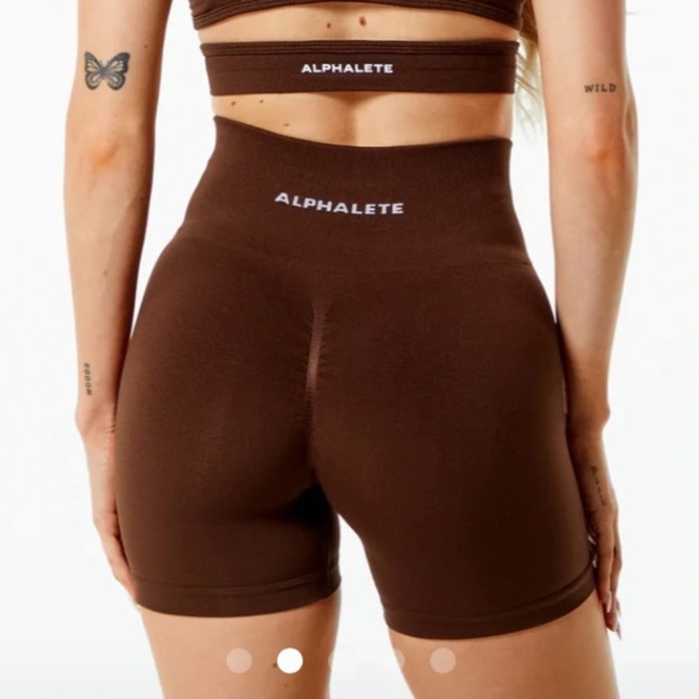 Alphalete Amplify Short Rich Brown